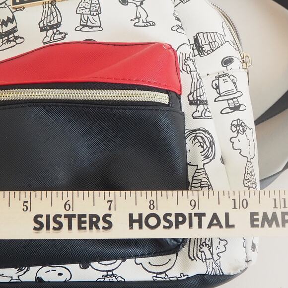 BioWorld Snoopy Charlie Brown Peanuts Gang Backpack White Black Cartoon Drawings - Picture 4 of 15